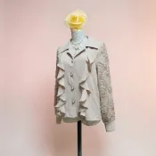 *♡*正韓BELLA/淺卡其色/別緻羽毛感袖.珍珠釦造型上衣/M-小L/近新/二手衣《Anna的百寶箱》