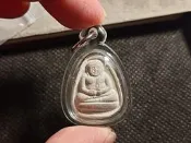 泰國佛牌~2535~三那印善加財(財佛)~龍婆多~全泰第一必達王~Wat Pradoochimplee(0725C)