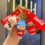 【新款】卡通拉布布吊飾 娃娃機鑰匙扣批發 女生可愛labubu鑰匙圈吊飾 3D汽車鑰匙鏈 時尚泡泡瑪特背包掛飾 立體公仔