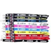 小娟家居~Adidas 愛迪達 三葉草 運動手機掛繩 相機/證件掛脖 手機鏈 掛繩扣 掛飾