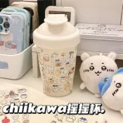 ✨臺灣出貨🚀健身杯 搖搖杯 運動水杯 chiikawa運動水杯女高顔值夏季帶刻度健身搖搖杯學生便攜塑料杯子
