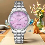 CITIZEN 星辰 光動能大三針時尚女錶 周年慶獻禮 送禮推薦-銀x粉紅/34mm EM0411-71X