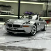 美雅閣家居 現貨免運！寶馬車模汽車模型寶馬模型車模1/18BMW寶馬Z8合金仿真汽車模型銀色八折下殺特價出可開發票