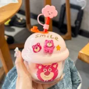 🥇桃園出貨 現時特賣✨可爱草莓熊吸管牛奶玻璃杯新款2024水杯高颜值便携迷你杯子咖啡杯