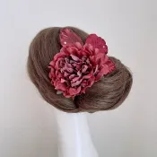 Pinkoi 代購 - 酒紅色牡丹與絨面葉片髮飾 佛朗明哥 舞蹈 和服 花飾 牡丹 芍藥 頭飾 髮飾