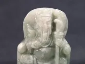 《玉茶緣藏閣》緬甸玉冰種~白底青持刀關聖帝君坐像-A-1 特價2500元