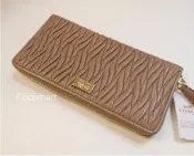 缺貨【Coach 49609 麥色長夾/手拿包】 Madison系列經典金屬logo皮革皺褶紋~現貨在台~附美購證、紙盒