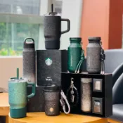 STARBUCKS 星巴克2026磨砂鈦黑綠磁性濾茶器吸管杯鑰匙扣禮盒