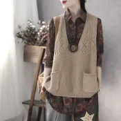 復古文藝秋季毛線背心女外穿寬松v領雙口袋針織衫工字馬甲女 韓版上衣 大尺碼上衣 大尺碼女裝 買家上衣 日系穿搭
