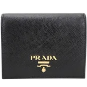 PRADA 普拉達 Saffiano 金字浮刻對折釦式短夾(黑色)
