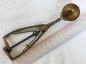 早期銅製叭噗挖冰器.挖冰杓.挖冰勺(21)~12號~有瑕疵~彰化 日光~口徑約3.6CM~懷舊.擺飾.掛飾