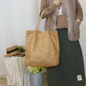 花木馬日系女裝皺褶亮面牛皮紙側背包