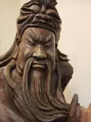 特殊稀有少見已收藏幾十年應該是檜木精品關聖帝君，關公木雕像高度98公分便宜割愛6，8萬元郵局嘉里免運也可自取原價要數十萬
