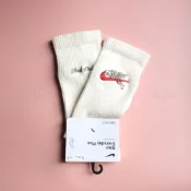 (店+)【NIKE 耐吉】Nike Plus【單雙】刺繡飛馬 奶油白 長襪 襪子 襪 長筒襪 過年 馬年 IQ3433-133
