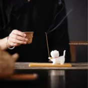 【臺灣出貨】貓咪陶瓷香薰爐 線香座 擺件 居家療癒 檀香座 茶寵 室內裝飾 香爐 薰香台 貓咪擺飾 精油香薰 文創禮品