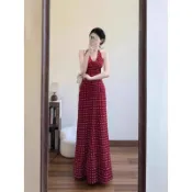 法式純慾紅色波點V領掛脖連身裙 設計感露背無袖背心長裙 波點洋裝 掛脖露背裙 純慾長裙