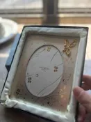 限時下殺mikimoto禦木本 珍珠相框 特價 金屬那裏有點氧化 相框整體沒有問題 適合自用
