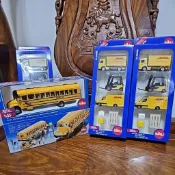 Siku  美國學校巴士(3731) 貨運車盒組(6335) 道路工程車盒組(6329)  原價595元