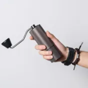 寓偉 [發售] 全新咖啡機 配件 耐用 TIMEMORE泰摩栗子C手搖咖啡磨豆機 手衝咖啡研磨器便攜式廚房用品