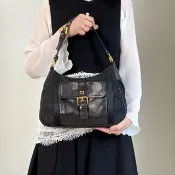【日本直送 名牌中古包】PRADA 普拉達 側肩包 黑色 三角標誌 品牌釦 皮革 彎月包 kmr53p