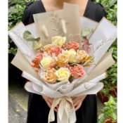 ☀️托斯卡尼香氛玫瑰加永生花束💐乾燥花束 香皂花束 永生花束   畢業花束 情人告白求婚 母親節花束