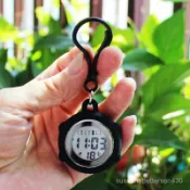 🔥臺灣出貨🔥【1549人收藏】多功能電子錶夜光發光鑰匙扣掛錶護士錶學生老人屏顯 便攜式掛表 電子掛錶 大數字 7VXZ
