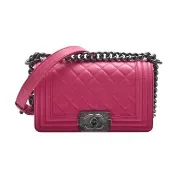 【CHANEL 香奈兒】經典BOY系列小羊皮金屬釦霧銀鏈肩背/斜背包(展示品-20CM桃紅色67085L-FUXIA-SSN)
