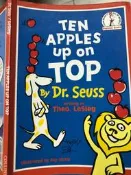 906英文繪本《Ten Apples Up on Top! 》000171323X【小熊家族】