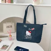【SANRIO 三麗鷗 】凱蒂貓牛仔刺繡補習袋手提袋單肩包 可裝A4(Hello Kitty)
