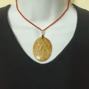玉貴人…高檔天然菊花珊瑚玉墜，特價