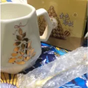 🌷《實拍》金莎 金色耶誕 陶瓷馬克杯匙組 「白色」（未使用）