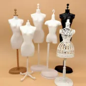 ✨臺灣有貨✨免運✨日本迷你芭比娃娃模特衣架站立支架女孩玩具1:6人形展示塑料服裝設計✨可開票✨ VZP7
