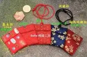 Sofie 機縫工房【開運納財 水波紋 麻葉紋 金色櫻花-藍 紅】五色線項鍊香火袋 鑰匙珠鍊布平安福袋 手工符令袋 手作