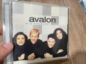 8成新 ㄌ AVALON IN A DIFFERENT LIGHT 二手cd