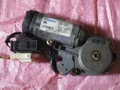 BMW E34 #A  天窗馬達 廉售先問勿標-得標1支螺絲