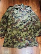 羅馬尼亞！特價全新！迷彩公發parka,size:XL，肩寬55cm胸圍平量68cm衣長95cm袖長68m非德軍,雪季