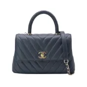 【BreezeOnline 微風精品線上】Chanel Coco Handle 粒面山形紋牛皮金釦手提斜背口蓋包-24cm(A92990-深藍)