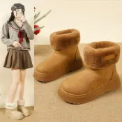(店+)【UG 優物集】雪靴雪地靴冬季女靴保暖靴毛毛雪靴防寒雪靴短筒厚底增高大尺碼雪地靴女款冬季皮面加絨短筒靴軟底面包棉靴女鞋寬楦一腳套無鞋帶包跟防水防滑橡膠底加厚毛內裡耐磨加固鞋頭防碰撞耐