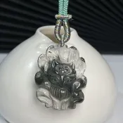 冰透綠幽靈九尾狐仙水晶吊墜項錬 立體手雕狐後 金字塔 背有靠山