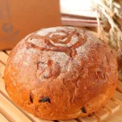 (店+)分享烘焙酒釀桂圓麵包禮盒1入(900g±5%/入)(一種具有獨特風味和口感的特色麵包)