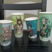 明日方舟x思樂冰幹淨空紙杯4入(莊+卡繆+佩莉卡+訣/訣杯緣有壓到，介意勿下）