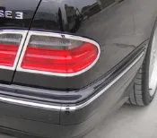 金螃蟹   賓士  BENZ  E - W210  95~03 系列  鍍鉻 右後 保險桿 裝飾條 (更換用)