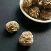 [原石] 沙漠玫瑰石 原礦