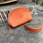 小貝殼包 / 斜背包/小廢包 Color: 焦糖、軍綠