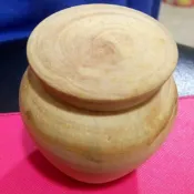 劉家板橋.真正台灣肖楠木製酒罈聚寶瓶.當作聞香瓶.盛裝各種精油 .就奇香無比