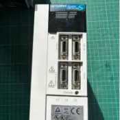 日本 中古 外匯 三菱 MITSUBISHI 驅動器 MR-J2S-40B