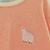 羊駝 / 刺繡 // 毛衣 / 顏色：蜜桃橘