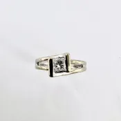 0.21克拉天然鑽石採585白K金戒台#天然鑽石#585白K金#鑽戒#時尚
