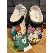售出 Elegant Revival｜Crocs Marimekko Unikko聯名經典黑白罌粟花厚底增高鞋 雲朵鞋型