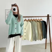 (店+)【FEE BABY】厚磅親膚顯瘦V領針織外套 毛衣外套 長版外套 罩衫 毛衣女 日系毛衣 長版毛衣 大尺碼毛衣 v領上 鼠灰色 淺藍色 芥黃色 薄荷綠色 黑色 杏色 淺卡色 深灰色